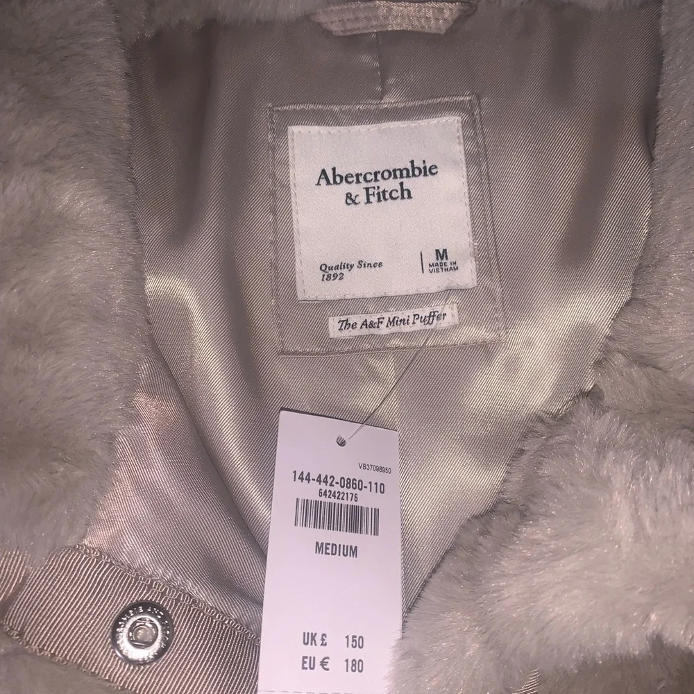 Mini puffer jacket - Picture 3 of 4